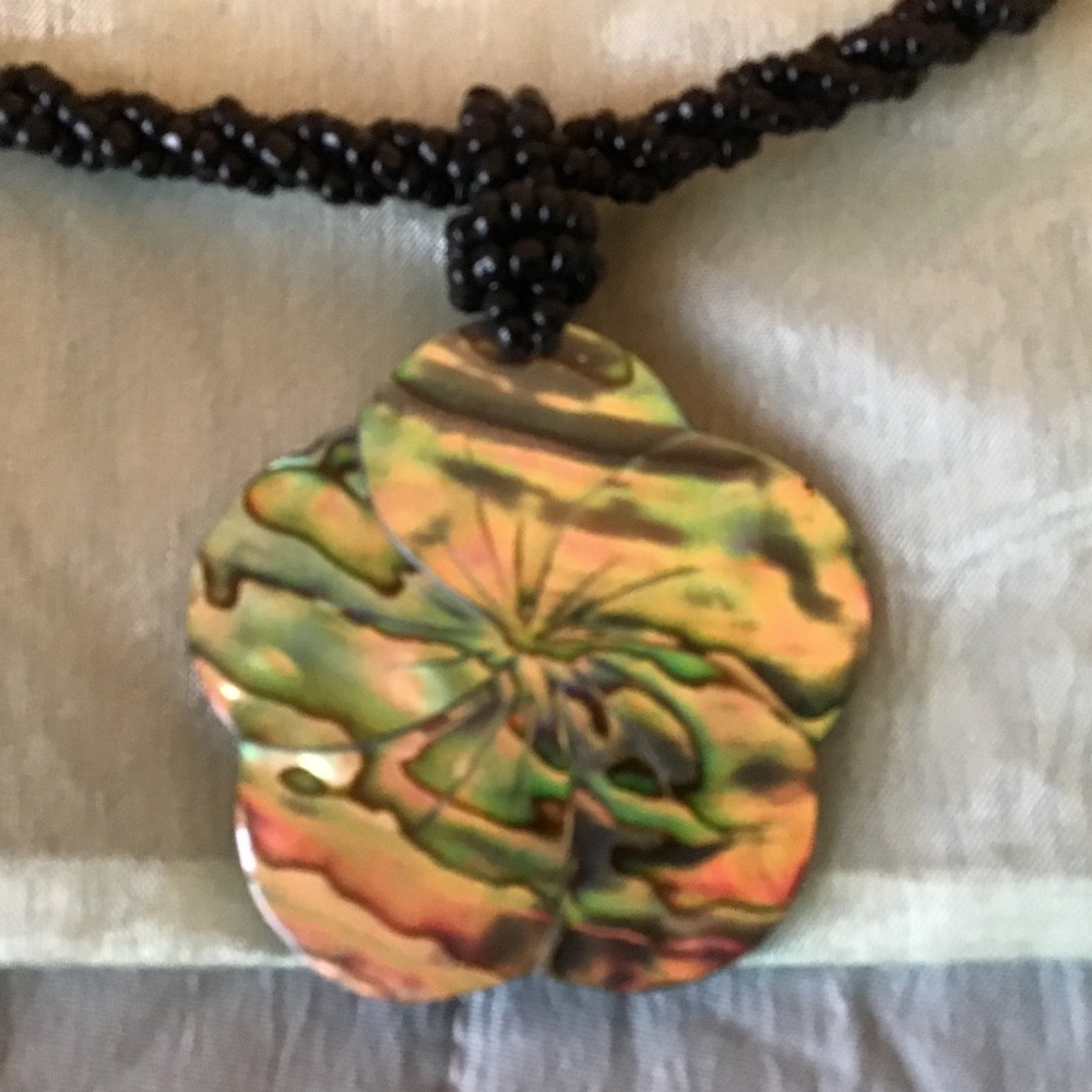 SUPER SALE ***** HAWAIIAN FLOWER BEADED NECKLACE